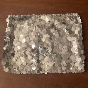 Super fun low rise sequin mini skirt. Perfect for Taylor and Harry shows!